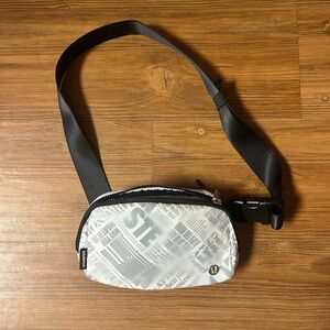 NWOT Lululemon Belt Bag